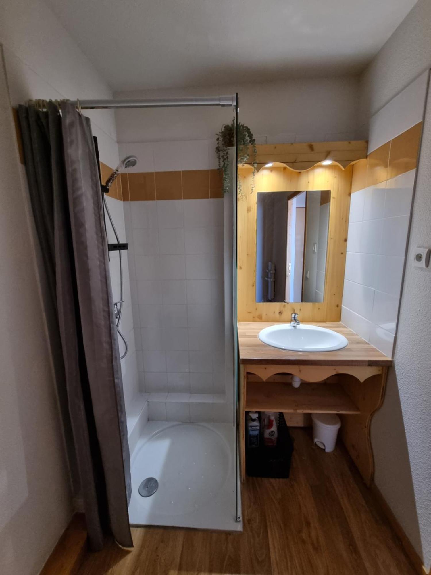 Appartement 4 Personnes 32M2 Au Pied Des Pistes- Wifi- Balcon Sud- Chamrousse 1650 Exterior foto